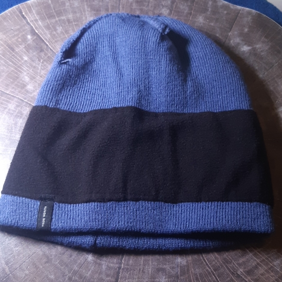 Kids - NY + True North tuques| 9/10 - Picture 4 of 10